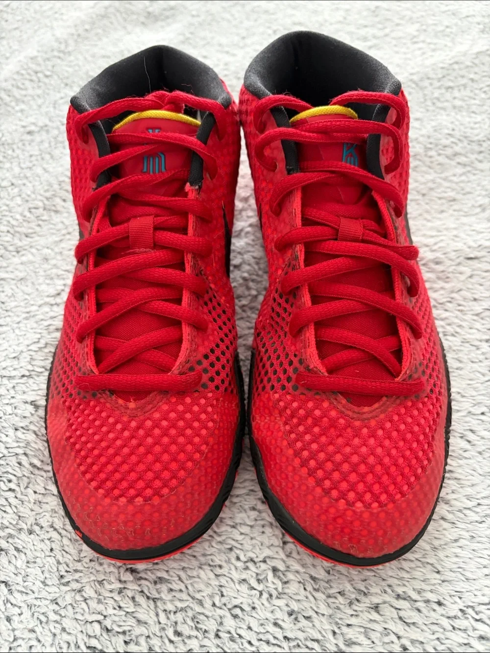 Nike Kyrie 1 'Deceptive Red' Basketball Shoes youth size 5